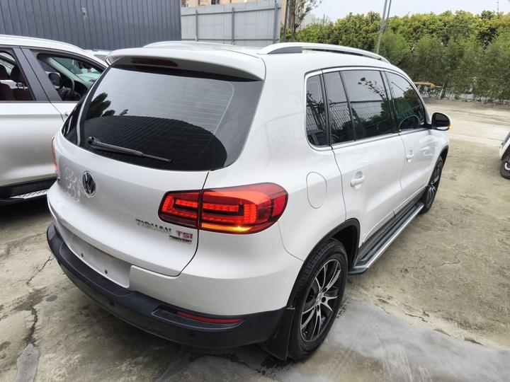 Tiguan 2013 2.0TSI AT AWD Luxury photo 4