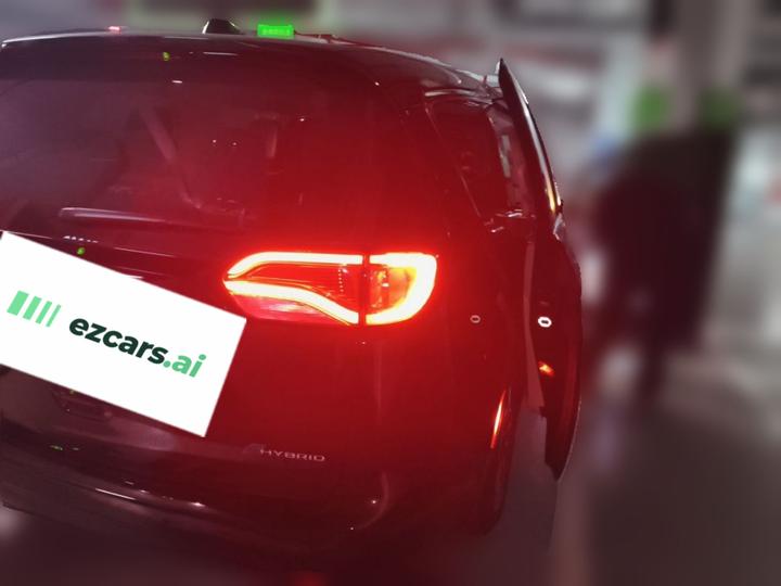 Chrysler PHEV Imported 2018 3.6L PHEV photo 6