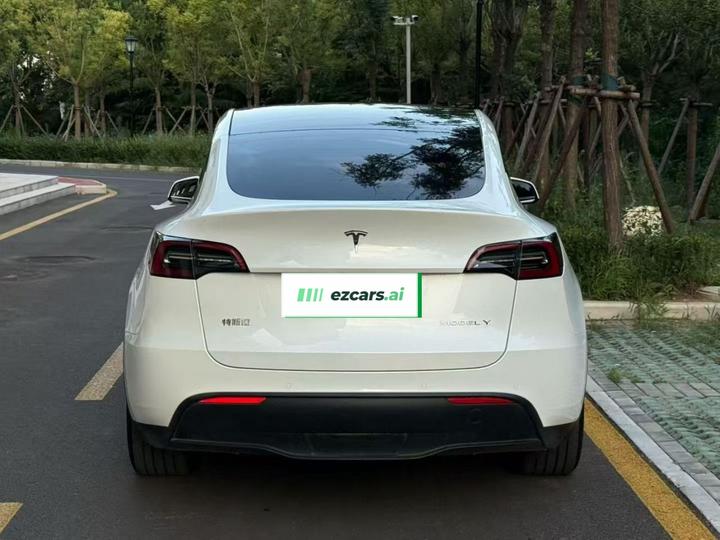 Model Y 2022 RWD photo 5