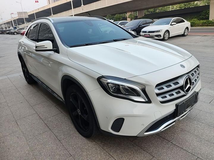 GLA 2019 GLA 200 Dynamic photo 3
