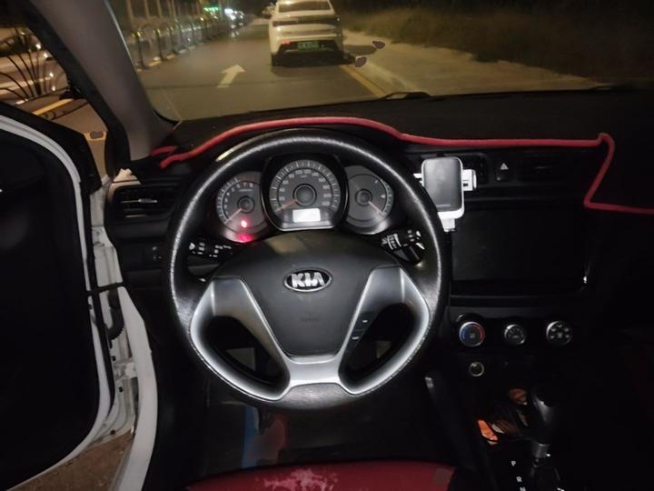 K2 2015 Hatchback 1.4L AT GLS photo 7