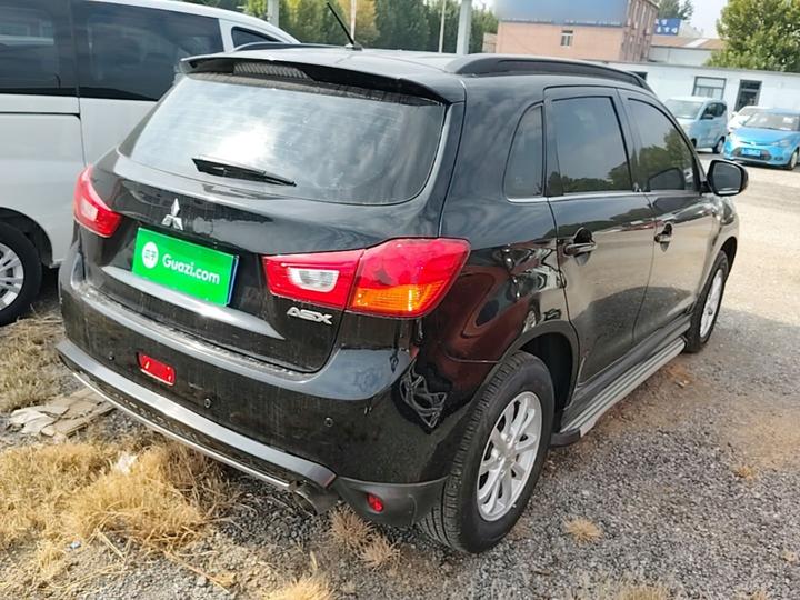 ASX 2013 2.0L CVT RWD Luxury photo 4