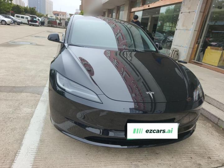 Model 3 2023 RWD photo 2