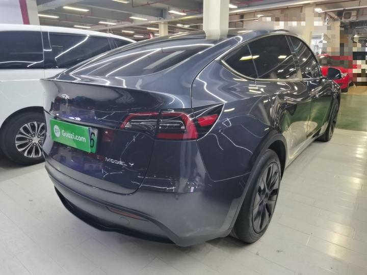 Model Y 2024 RWD photo 4