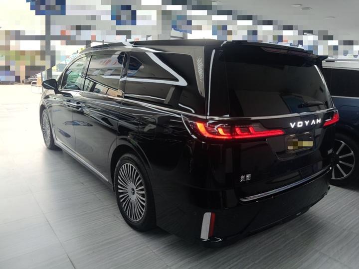 Voyah Dreamer 2025 PHEV AWD Premium photo 4
