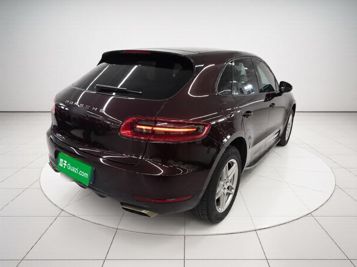 2017 Macan 2.0T photo 4