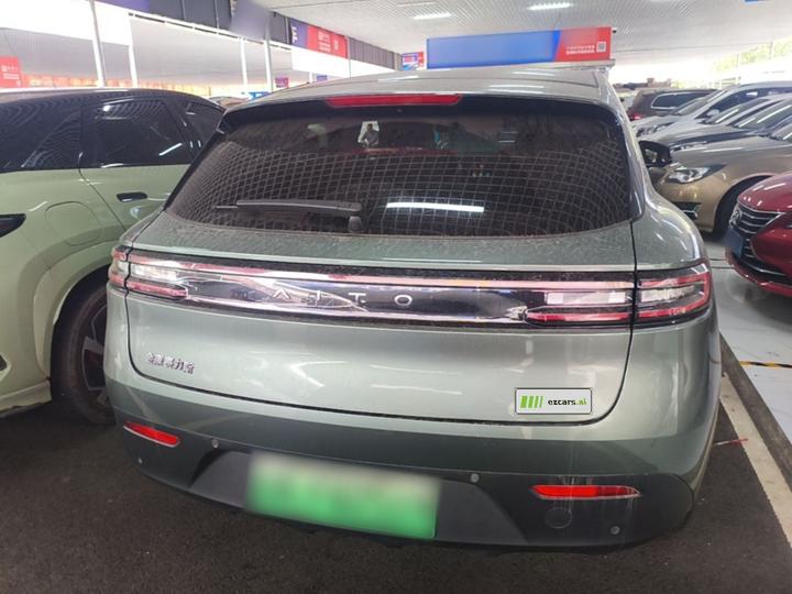 HIMA AITO M5 2022 EREV AWD Performance photo 5