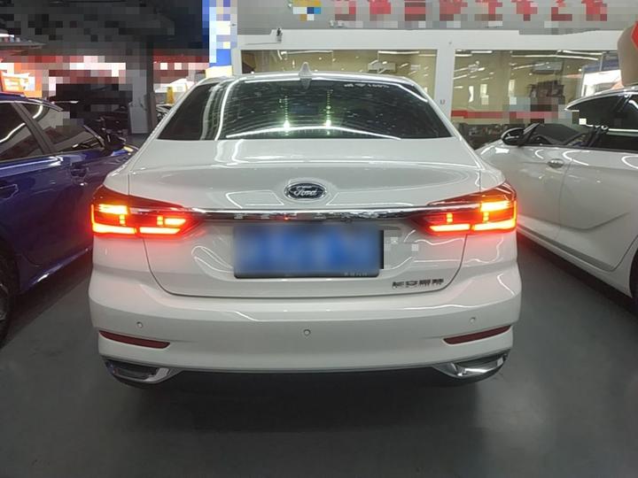 Escort 2021 1.5L AT photo 3