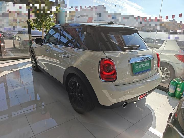2016 1.5T COOPER 5-Door photo 4