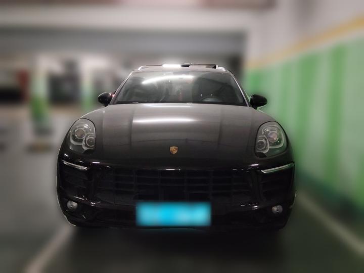 2017 Macan 2.0T photo 2