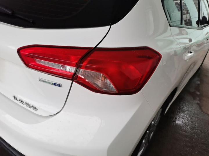 Focus 2020 Hatchback EcoBoost 180 AT photo 7