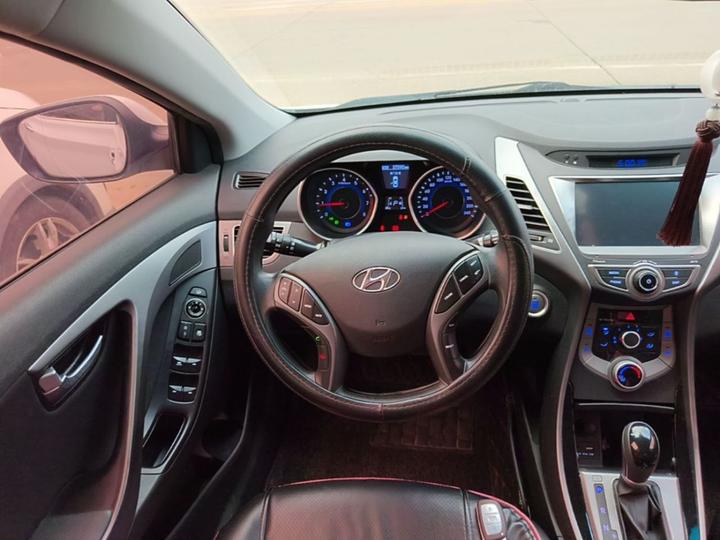 Elantra 2016 1.6L AT Premium photo 2