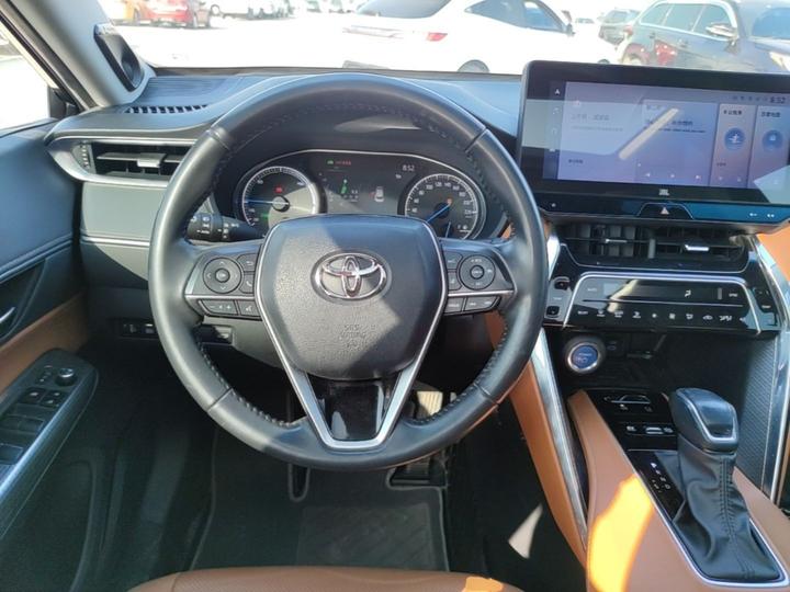 2022 Hybrid 2.5L CVT RWD Luxury photo 6