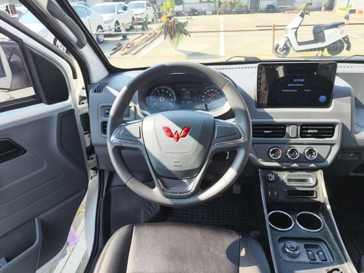 Wuling 2024 300km Comfort Bus 75kW photo 6