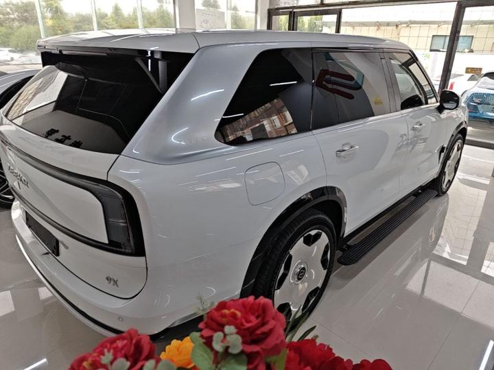 9X 2025 Hyper 70kWh 6-Seater photo 4