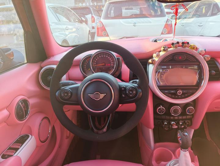 2016 1.2T ONE 5-Door photo 6