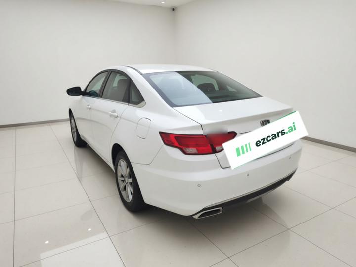 Emgrand GL 2017 1.8L MT Elite photo 4