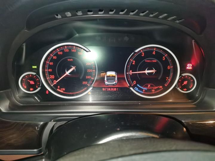 5 Series 2017 528Li xDrive Leading photo 8