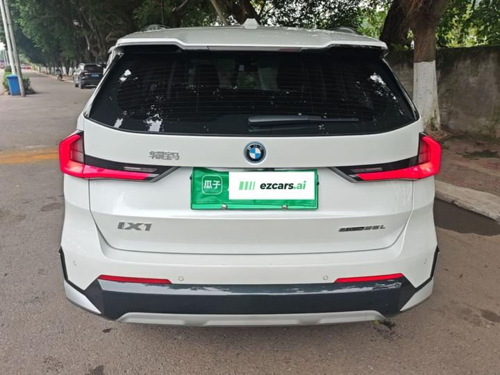 iX1 2023 eDrive25L X Design Package photo 5