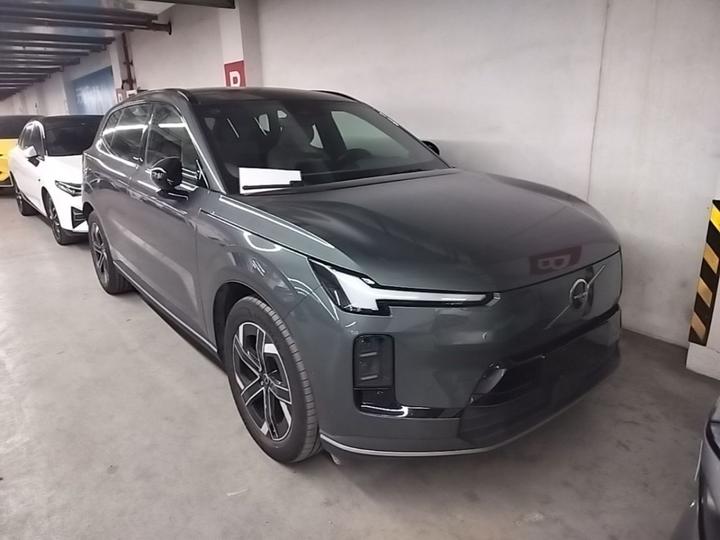 XC70 Hybrid 2026 RWD Long Range Core photo 3