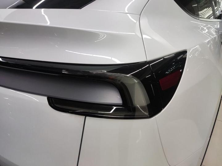 Model Y 2026 RWD photo 7