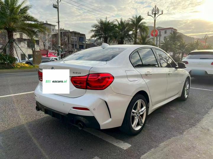 1 Series 2022 120i M Sport photo 4