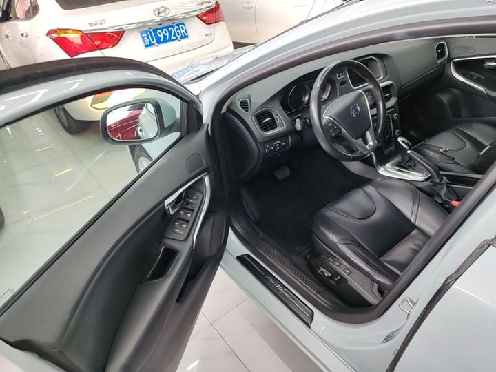 V40 2016 T3 photo 3