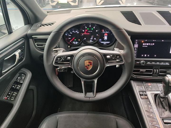 2018 Macan 2.0T photo 6