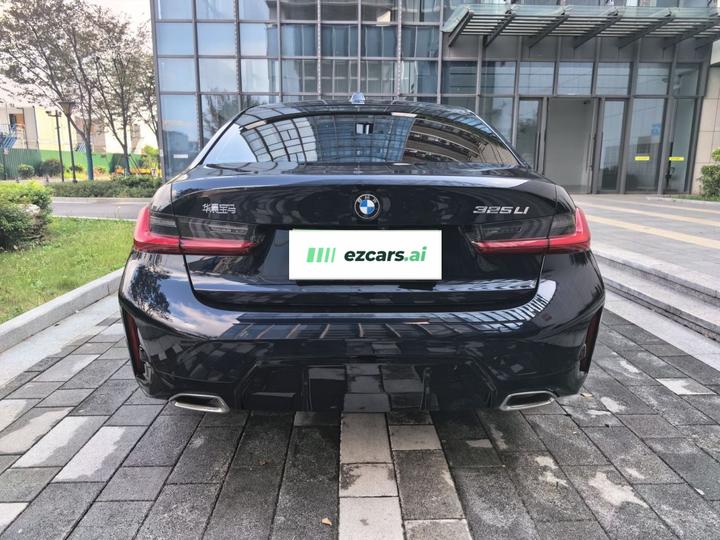 3 Series 2025 325Li M Sport Package photo 3