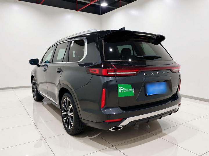 2023 400T RWD 6-Seater photo 4