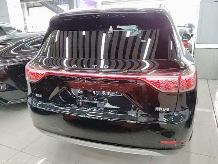 HIMA AITO M9 2024 EREV Ultra 42kWh 6-Seater photo 3