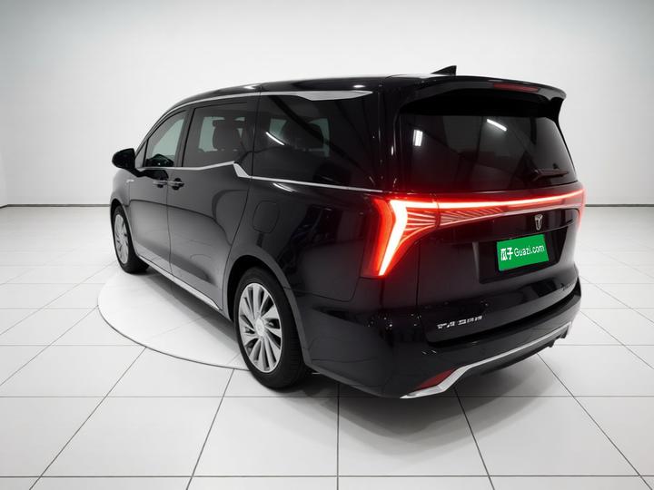 2025 2.0T 4-Seater photo 4