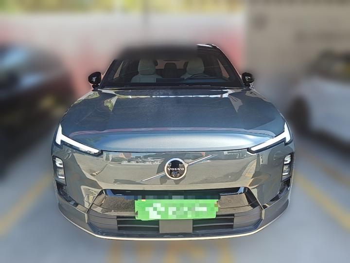 XC70 Hybrid 2026 AWD Extended Range Ultra photo 2
