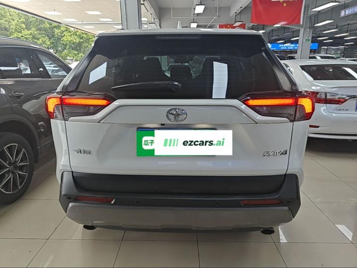 RAV4 2020 2.0L CVT RWD photo 3
