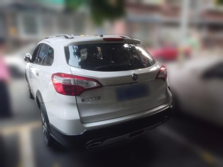 T70X 2015 2.0L MT Sport photo 4