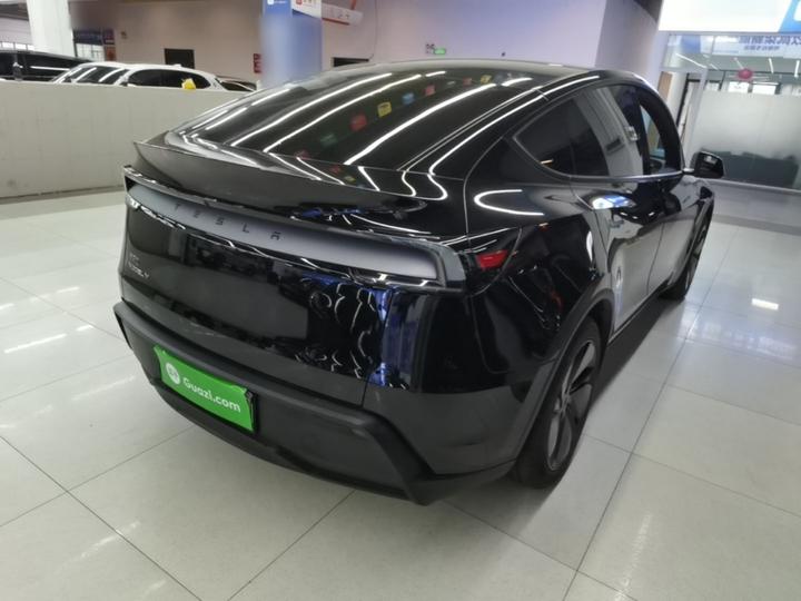 Model Y 2026 RWD photo 4
