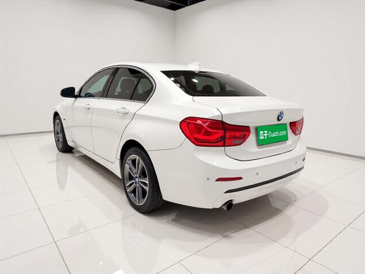 1 Series 2018 118i Sport photo 4