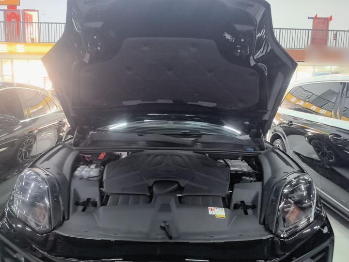 2024 Cayenne 3.0T photo 8