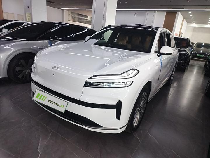 L90 2025 Ultra 6-Seater 60