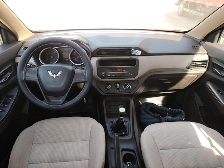 Wuling Hongguang 2018 1.5L S Standard L2B photo 5