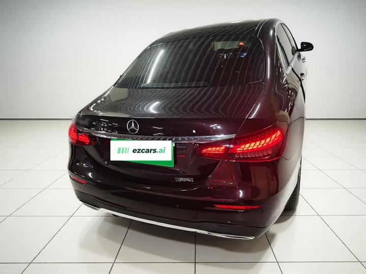 E-Class 2022 E 300 L Sport Luxury photo 4