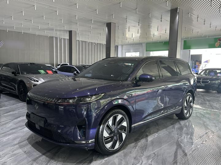 Yipai eπ008 2024 636Max EV 6-Seater