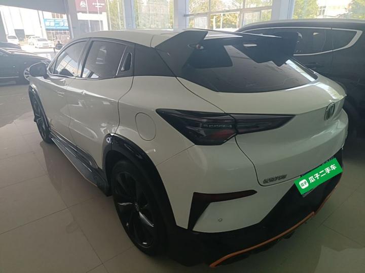 UNI-T 2022 1.5T Sport Premium photo 4