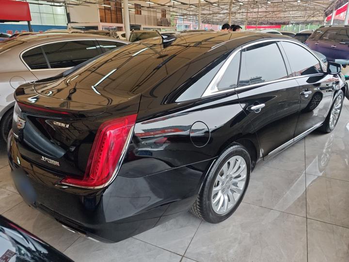 XTS 2018 28T Tech photo 4