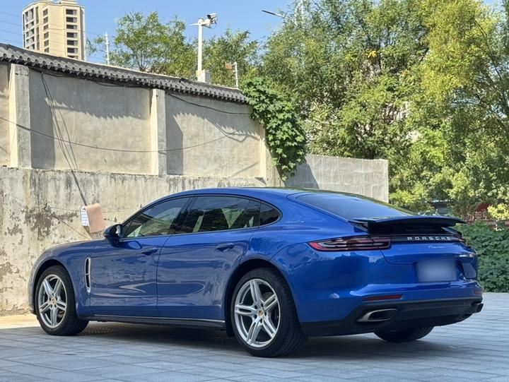 2017 Panamera Executive Extended 3.0T photo 5