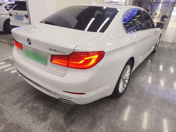 5 Series EV 2020 Upgraded 530Le Luxury photo 4