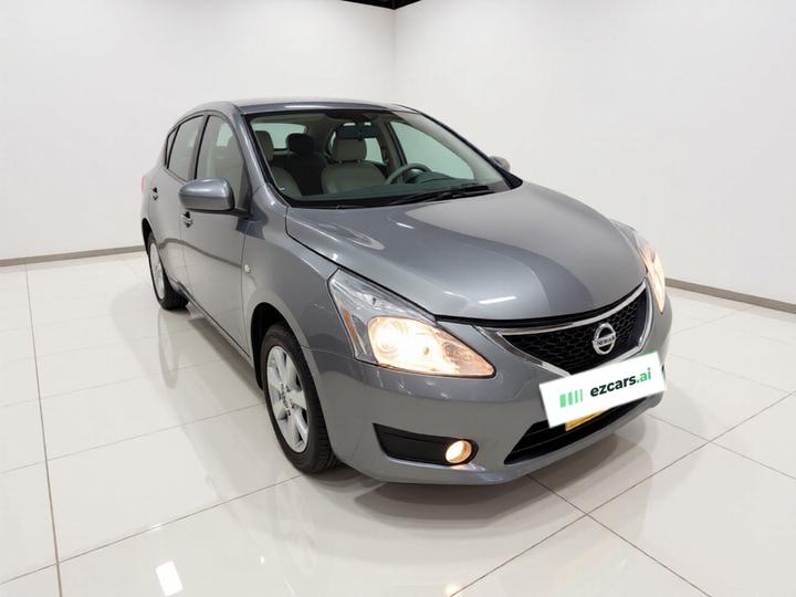 Tiida 2011 1.6L CVT Comfort photo 3