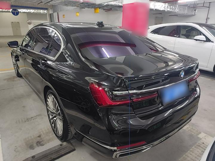 7 Series 2021 740Li Exclusive Luxury photo 4