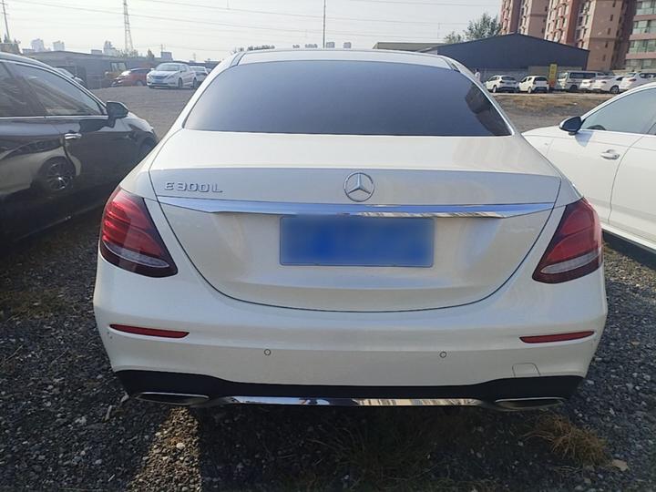 E-Class 2018 E 300 L Sport Luxury photo 5
