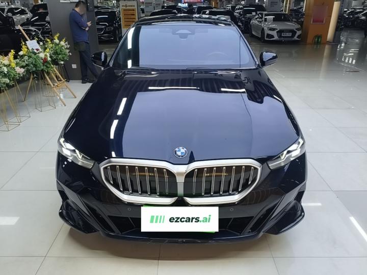 5 Series Imported 2024 530i Leading M Sport Package photo 2